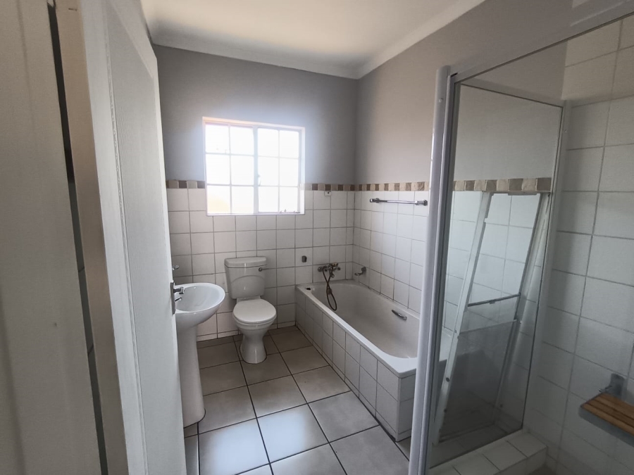 2 Bedroom Property for Sale in Minerva Gardens Northern Cape